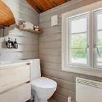 Authentic Log House Near 펜션 Bøtø By