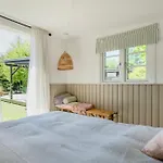 펜션 Authentic Log House Near *