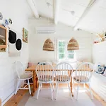 펜션 Authentic Log House Near