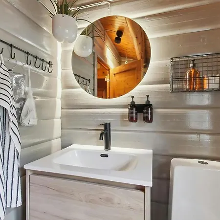 Authentic Log House Near Holiday home *