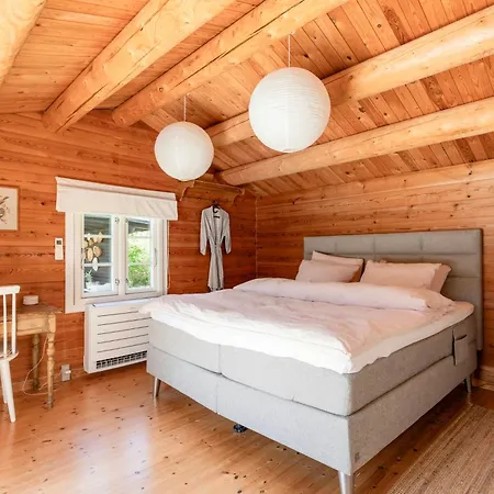 Authentic Log House Near Holiday home *